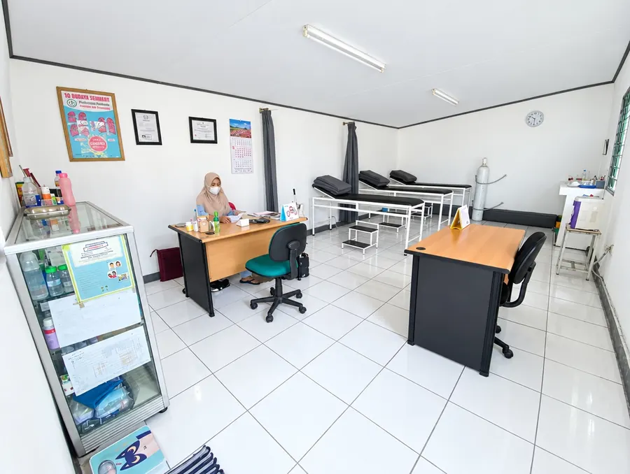 On-site factory clinic